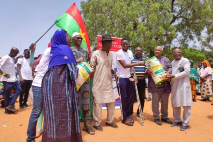 Journée Caritative : La Fondation Bertrand Traoré vient en aide à la population de Bobo Dioulasso